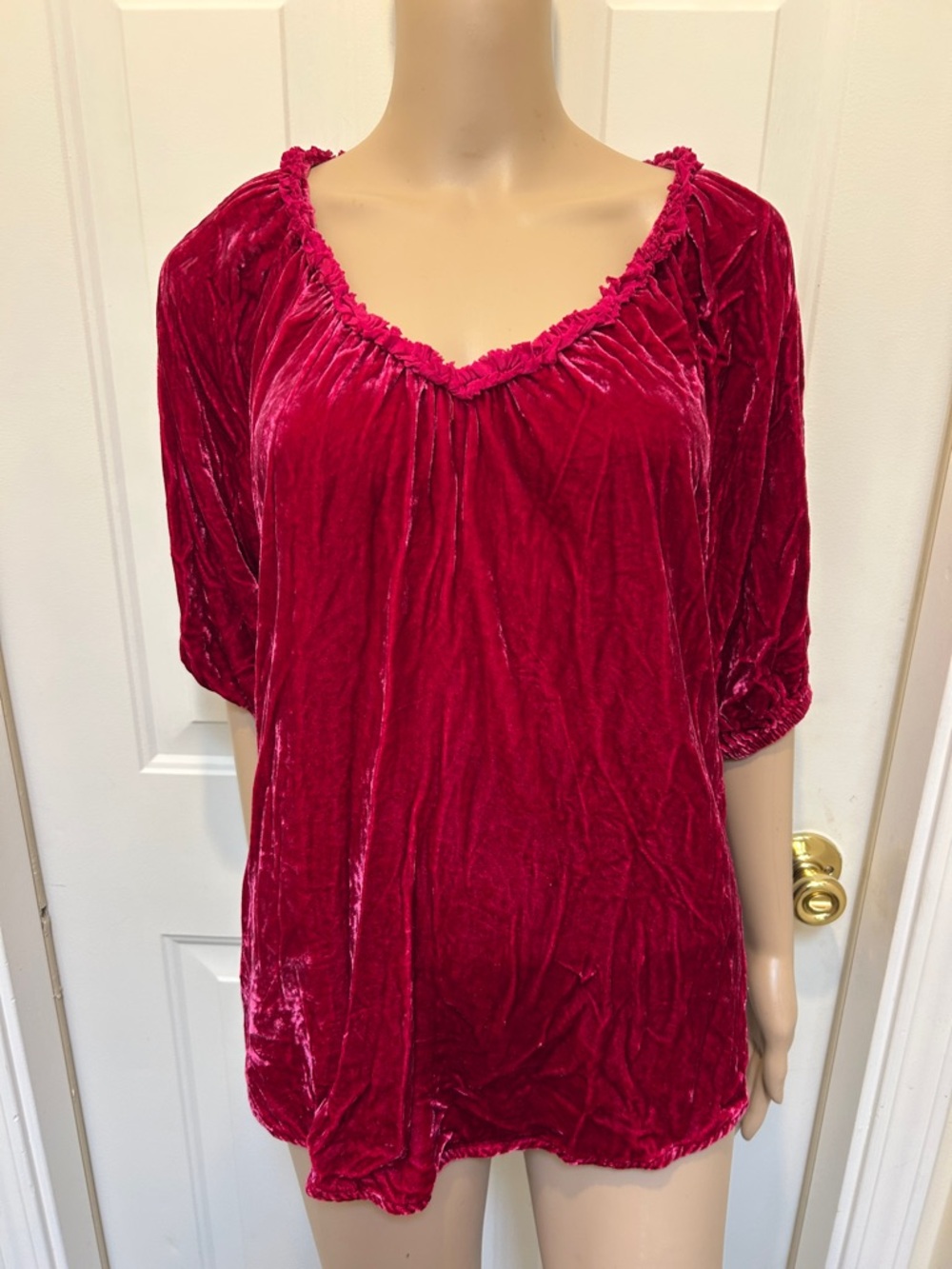 Sundance Pink Velvet Silk Blend Puff Short Sleeve Ruffle Neck Top M